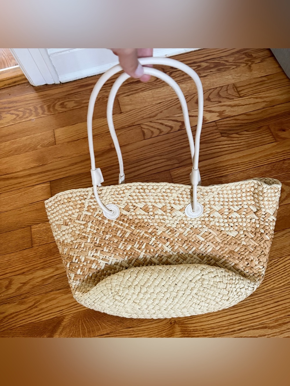 Straw Shoulder Anagram Bucket Beach Bag NWT - Picture 4 of 6
